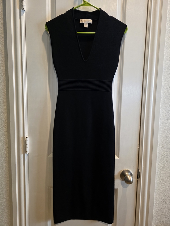 Michael Kors Dresses & Skirts - Classic Black V Neck By Michael Kors. Stretch Knit Sz XS Midi Bodycon